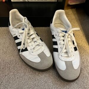 adidas sambas og. size women’s 9!